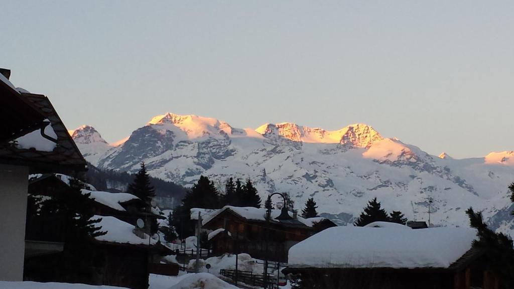 Family Apartments Le Chalet Champoluc Buitenkant foto